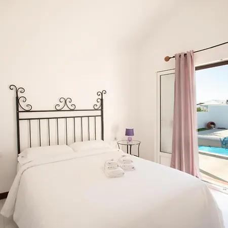 Leonor By Villalia Puerto del Carmen (Lanzarote)