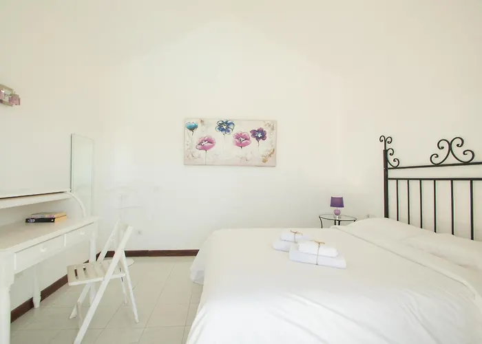 Leonor By Villalia Puerto del Carmen (Lanzarote)